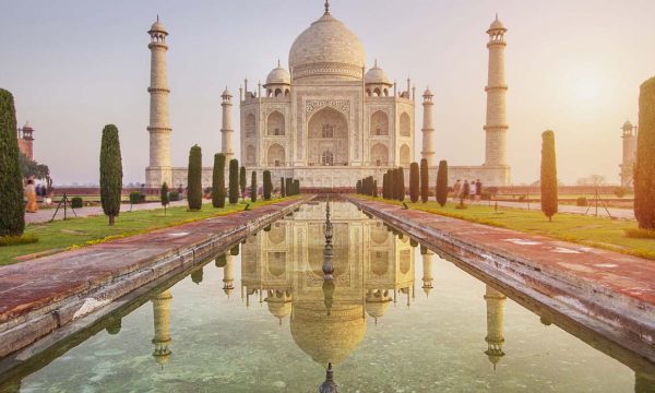 Esplorando il Taj Mahal: storia del monumento più romantico del mondo